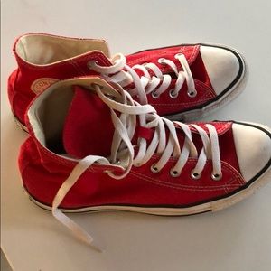 EUC - like new Red Converse High Tops Size M7 W9